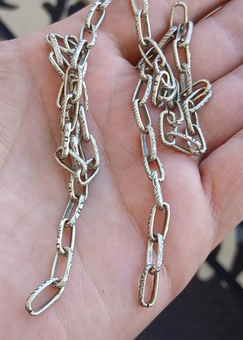 Gri Yılan Desenli Zincir Detaylı Kadın El Zinciri - Görsel 3