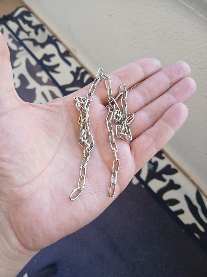 Gri Yılan Desenli Zincir Detaylı Kadın El Zinciri - Görsel 2