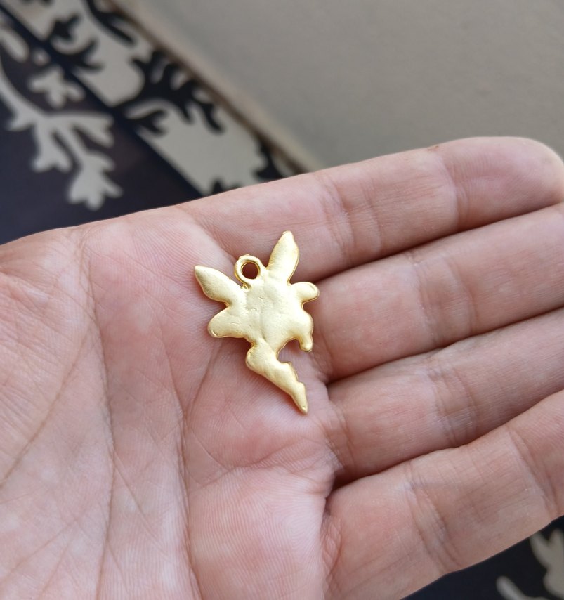 Altın Renkli Vintage Peri Figürlü Charm - Görsel 2
