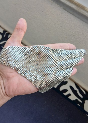 Pul İşlemeli Yılan Desenli Altın Renk Kadın El Zinciri - Görsel 5