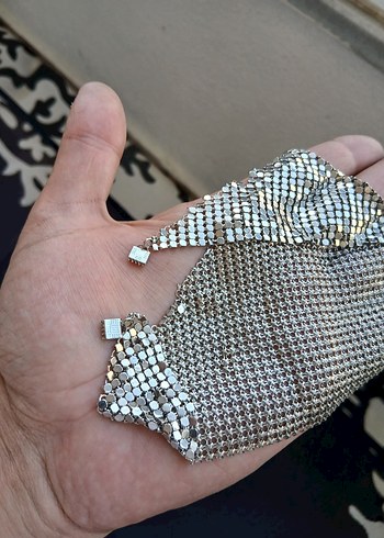 Pul İşlemeli Yılan Desenli Altın Renk Kadın El Zinciri - Görsel 4