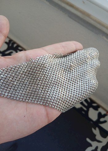 Pul İşlemeli Yılan Desenli Altın Renk Kadın El Zinciri - Görsel 2