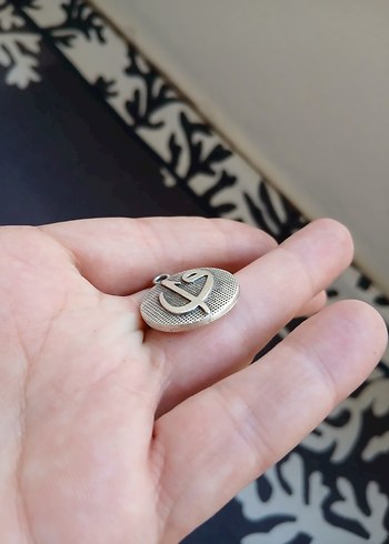 Gri Zincir Detaylı Nakışlı Kadın Charm - Görsel 2