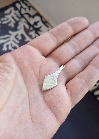 Vintage Altın Renkli Püsküllü Charm - Görsel 2