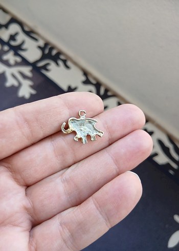 Püsküllü Altın Fil Figürü Kadın Charm - Görsel 2