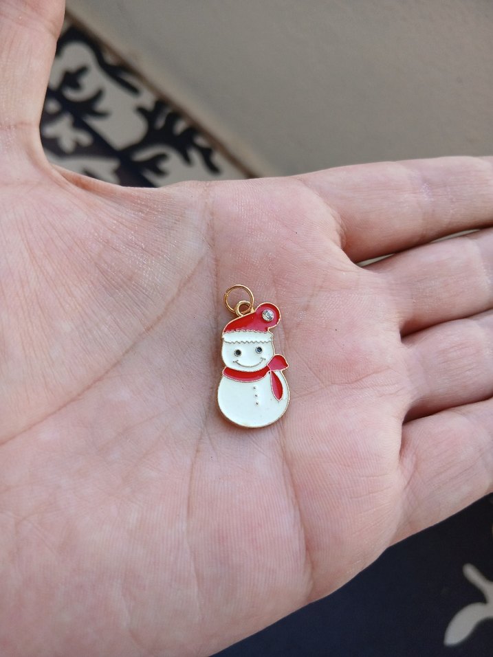 Beyaz Boncuklu Kar Adam Charm - Görsel 3