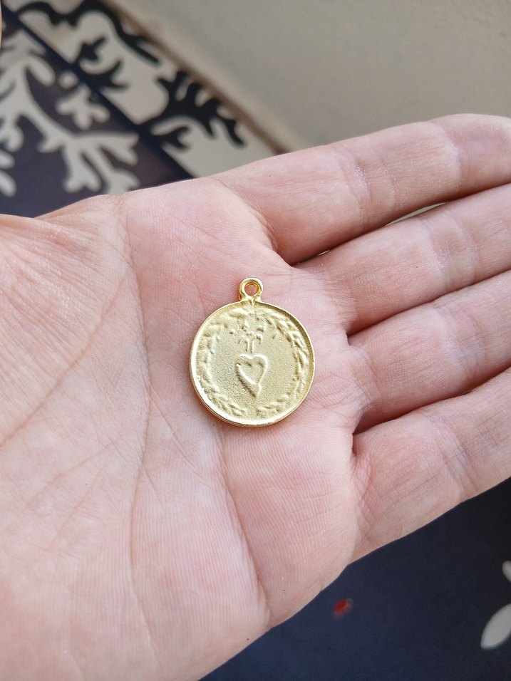 Altın Renkli Nakışlı Bohem Kadın Charm - Görsel 3