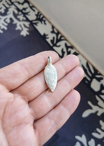 Bohem Gri Yaprak Charm - Görsel 2