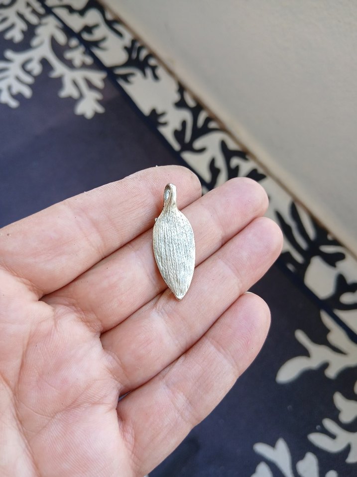 Bohem Gri Yaprak Charm - Görsel 2