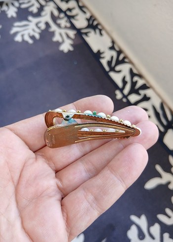 İnci ve Taş Detaylı Altın Renkli Saç Tokası - Görsel 3