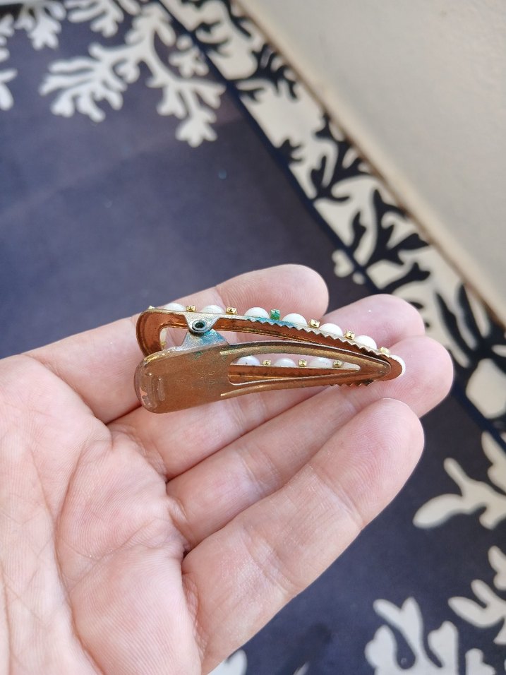 İnci ve Taş Detaylı Altın Renkli Saç Tokası - Görsel 3