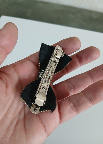 Gri Metal Taşlı Fiyonk Saç Tokası - Görsel 2