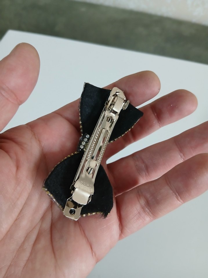 Gri Metal Taşlı Fiyonk Saç Tokası - Görsel 2