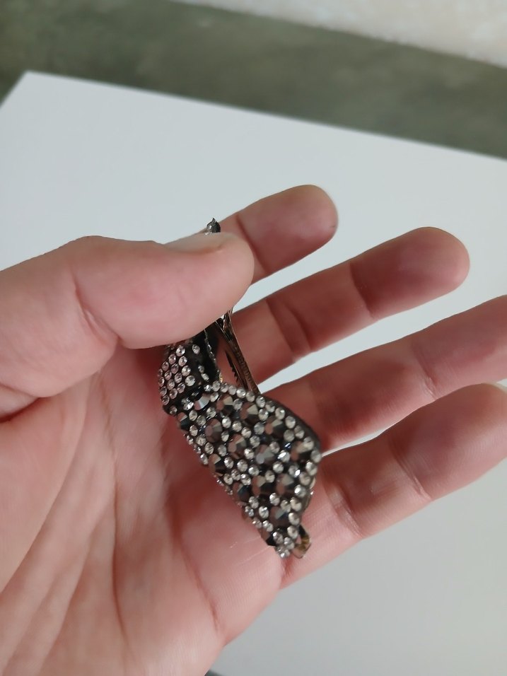 Gri Metal Taşlı Fiyonk Saç Tokası - Görsel 3