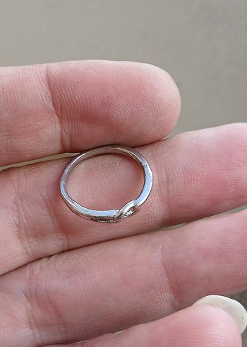 Zincir Detaylı Gri Kadın Yüzük - Görsel 3