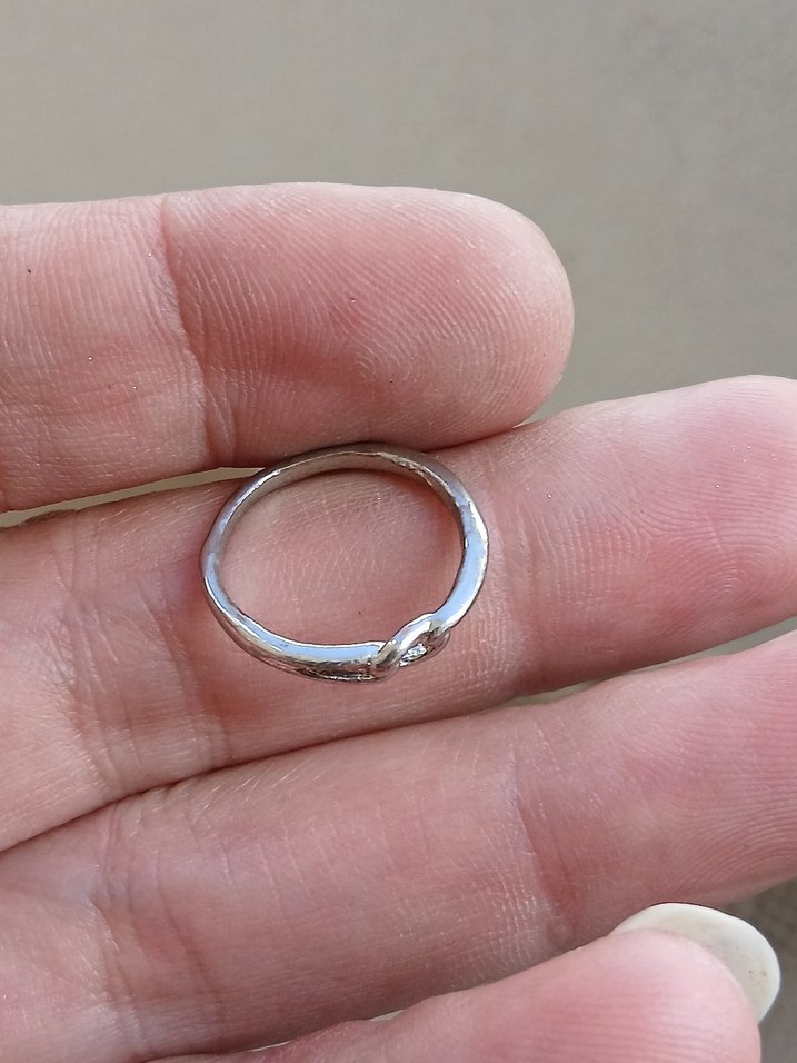 Zincir Detaylı Gri Kadın Yüzük - Görsel 3