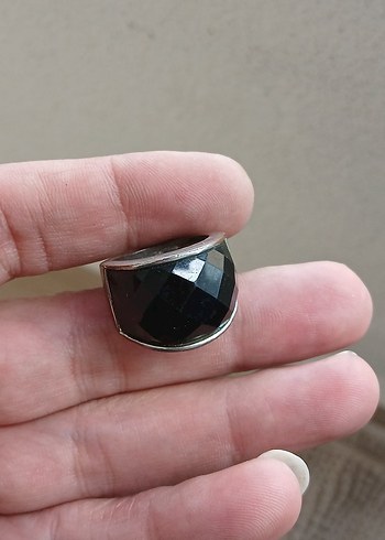 Parlak Siyah Gotik Kadın Yüzük - Görsel 3