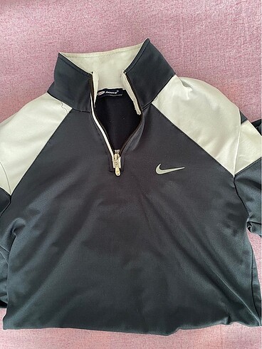 Nike sporcu üstü