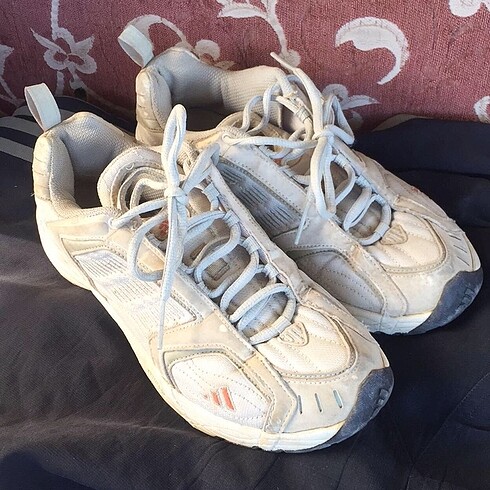 Orjinal adidas koşu ayakkabısı