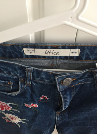 Markasız Ürün Nakışlı Jeans