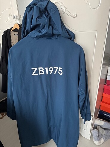m Beden Zara yağmurluk