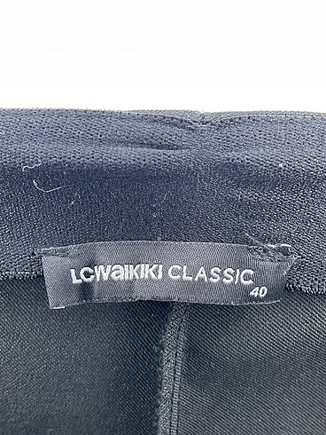 40 Beden siyah Renk LC Waikiki Düz Kesim %70 İndirimli.