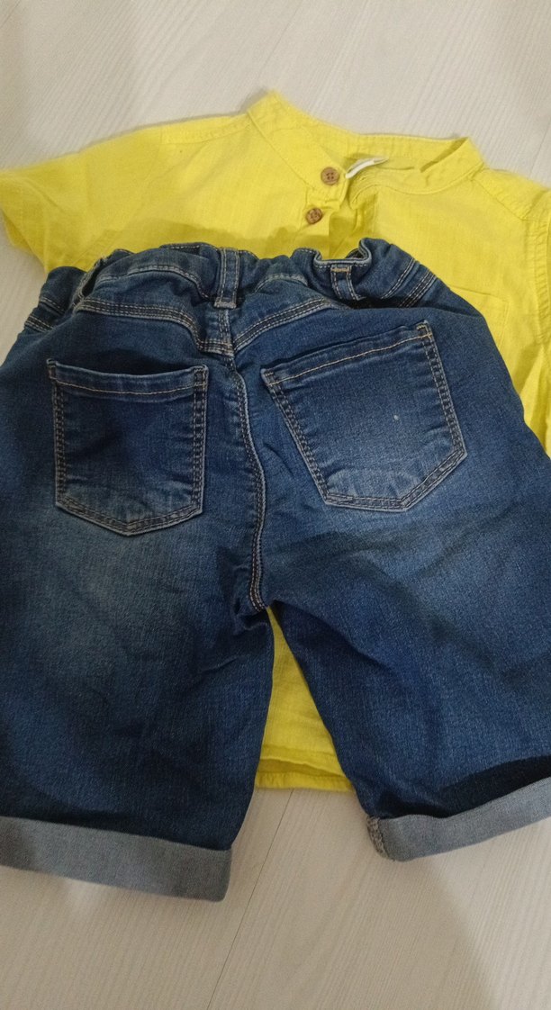 Sarı Düğmeli Tişört ve Kot Şort erkek çocuk - Görsel 5