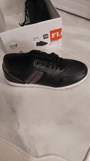 38 Beden Spor ayakkabı