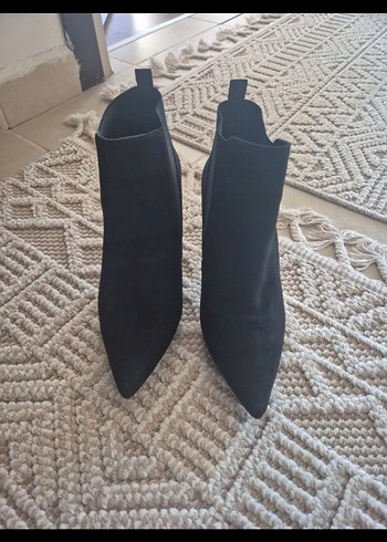 Siyah Süet Stiletto Topuklu Kadın Bot - Görsel 2