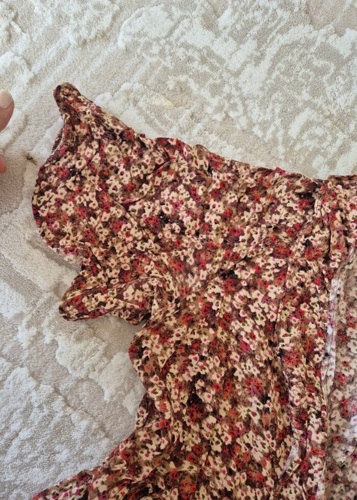 V yaka elbise - Görsel 3