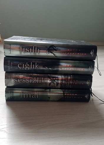 Hush hush serisi