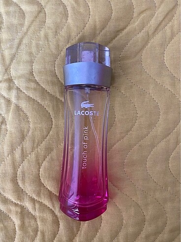 Lacoste parfüm şişesi