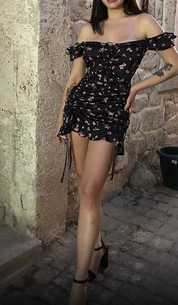 Çiçekli elbise