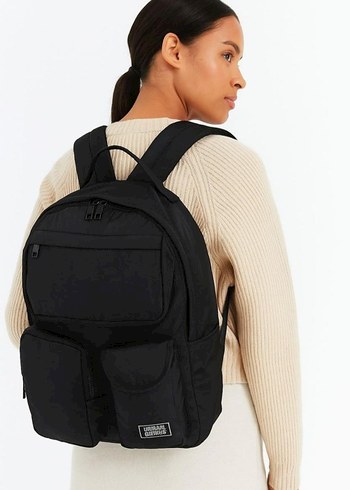Siyah Kadın Sırt Çantası - Minimalist Tasarım - Görsel 2