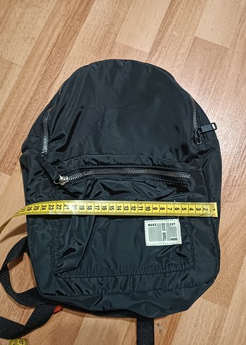 Siyah Fermuarlı Kadın Sırt Çantası - Görsel 2