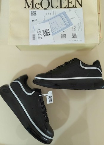 Alexander McQueen 42