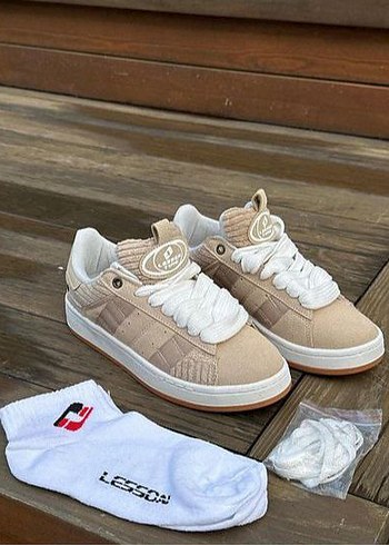Adidas Bej Süet Bağcıklı Kadın Spor Ayakkabı