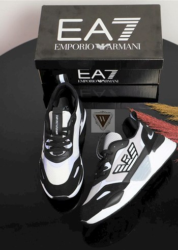 Emporio Armani EA7 siyah beyaz tasarımlı Erkek spor ayakkabı