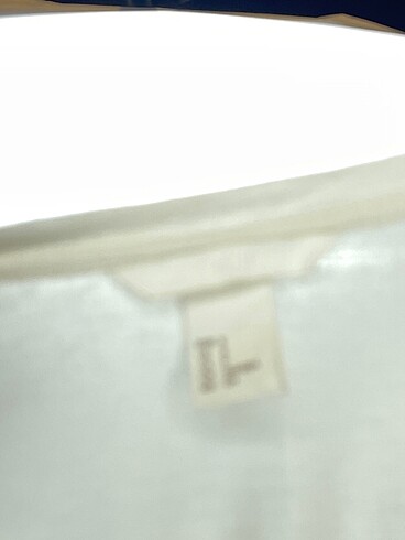 s Beden beyaz Renk H&M T-shirt %70 İndirimli.