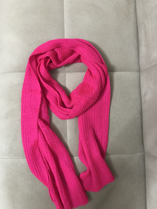 Fuşya pembe atkı