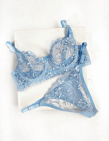 Bralet takım
