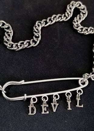 Devil Çengelli iğne zincir kolye 