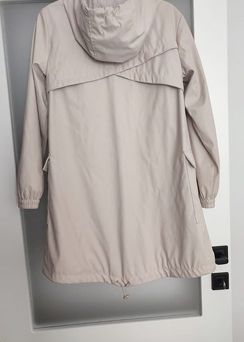 Bej Kapüşonlu Düğmeli Rahat Kesim Mont - Görsel 3