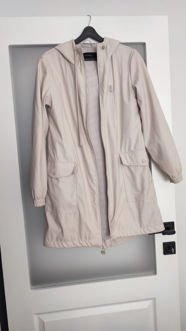 Bej Kapüşonlu Düğmeli Rahat Kesim Mont - Görsel 4