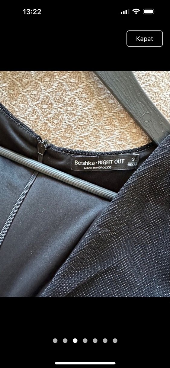 Siyah Drapeli Mini V Yakalı tulum - Görsel 4