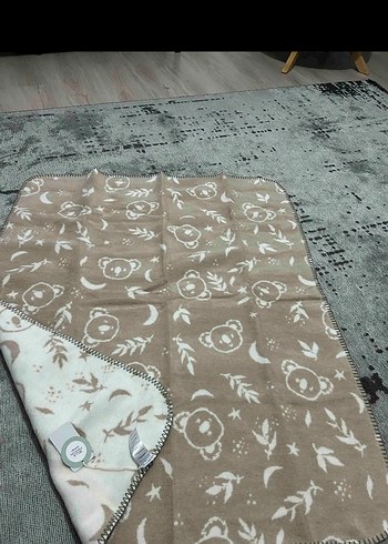 Baskılı Bej Çocuk Battaniyesi - Görsel 2