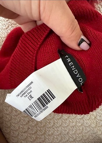 Kırmızı Parlak Kürklü Kadın Bere - Görsel 9