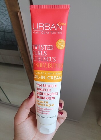 URBAN CARE Twisted Curls Hibiscus & Shea Butter Durulanmayan Bak