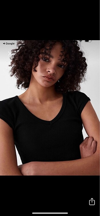 Bershka Bershka Kısa kollu V yaka t-shirt uzunluk 53 cm iki kolaltı mesa