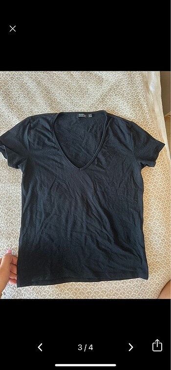 s Beden siyah Renk Bershka Kısa kollu V yaka t-shirt uzunluk 53 cm iki kolaltı mesa